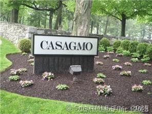 Building Photo - 2 Cook Close Unit 2