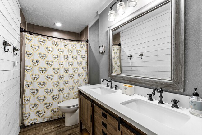 Photo - 112 April Wind Dr E