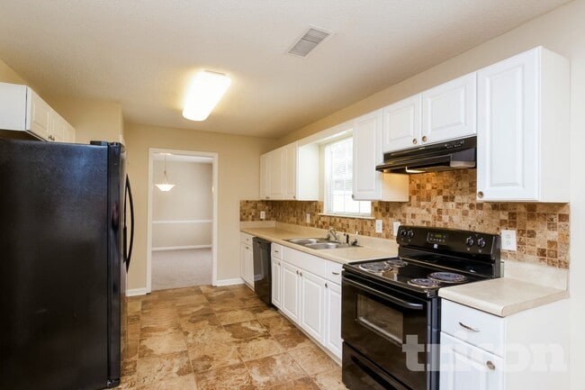 Photo - 2198 Colony Dr