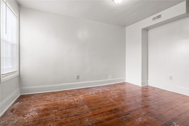 Photo - 15416 Waterloo Rd