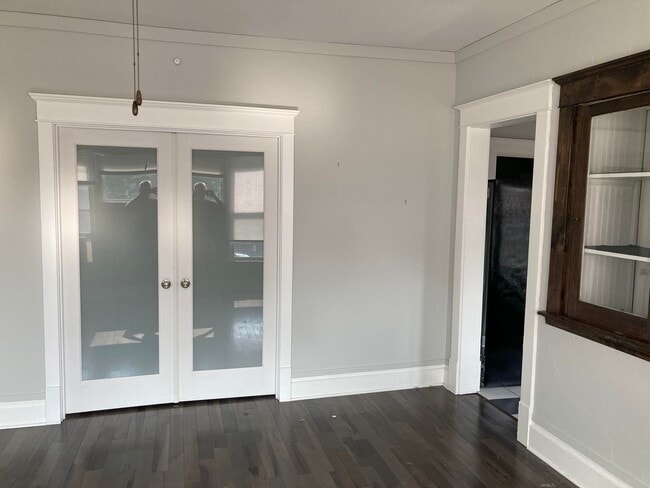 Photo - 725 Michigan St NE Unidad -