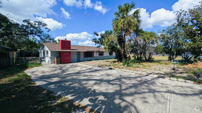 Building Photo - 8736 Overlook Dr Rental