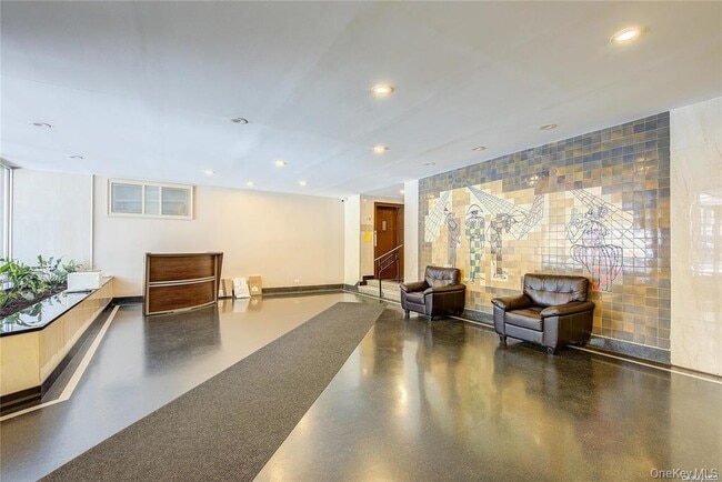 Photo - 63-84-84 Saunders St Unit 2