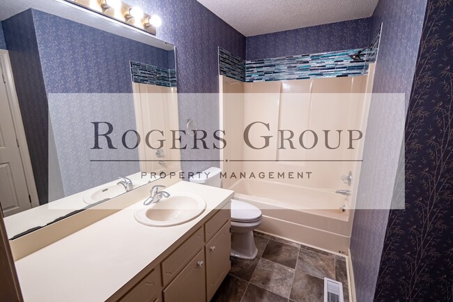 Photo - 1310 Oakridge Ave