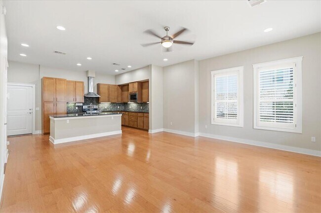 Photo - 2520 Bluebonnet Ln Unit 40