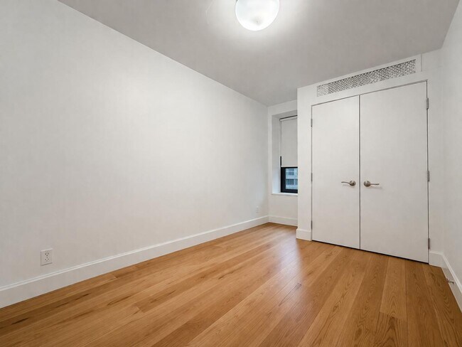 29 W 12th St Unit B