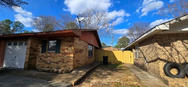 Available Now! 3/2 in Longview - Available Now! 3/2 in Longview Casa