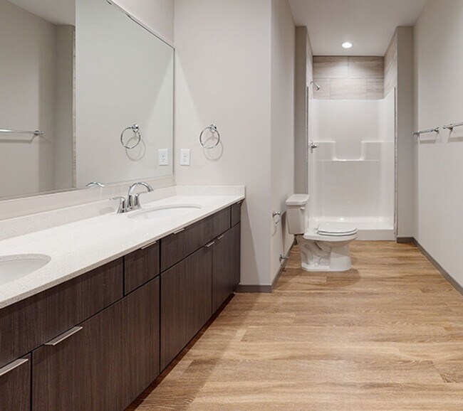 Photo - 1107 7th St SE Unit #2