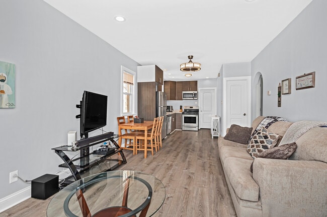 Photo - 9105 S Racine Ave