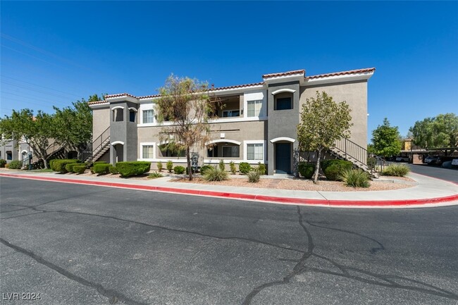 Photo - 10245 S Maryland Pkwy Condominio Unidad 1206