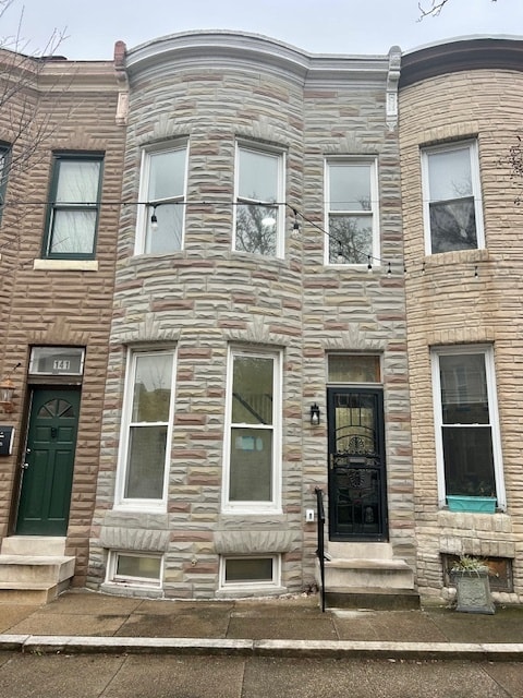 Building Photo - 139 N Lakewood Ave