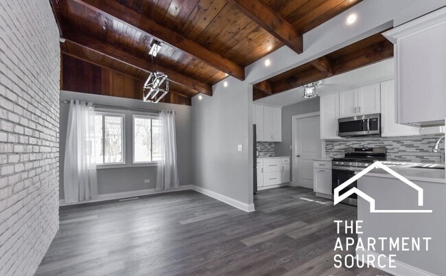 Photo - 702 Hammerschmidt Ave