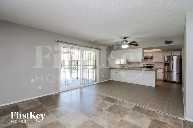 Photo - 2331 E Alameda Dr