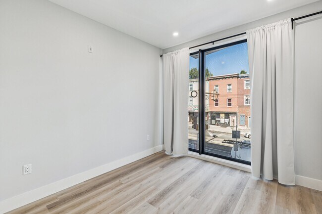 Photo - 3748 Lancaster Ave Unit 201