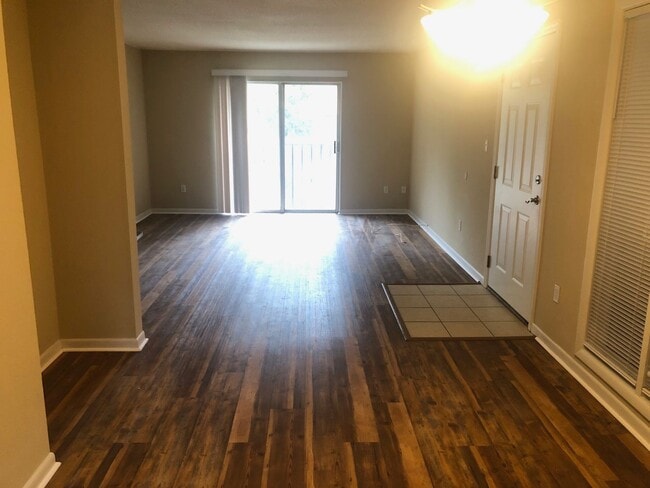 Photo - Great location, 2/2 close to UF , Shopping... Unit 207