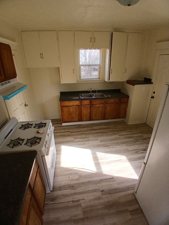 Photo - 231 Forest Ave