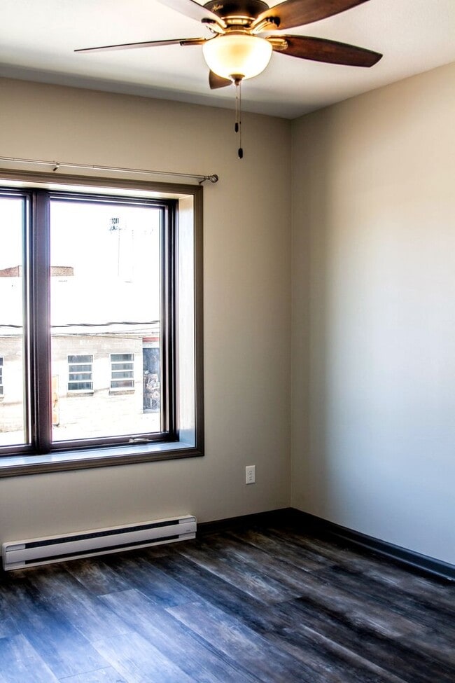 209 N Maple St Unit 2