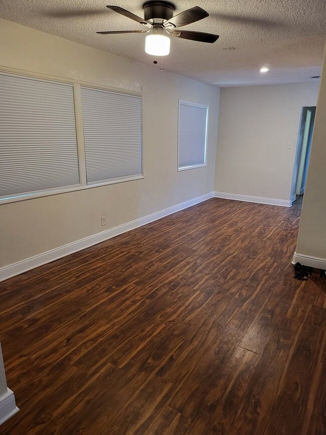 Photo - 1323 W Mauretania St