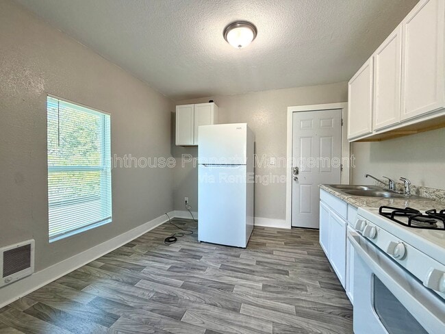 Photo - 2825 Sanford St Unit 5