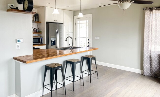 Photo - Freeman Unidad ADU