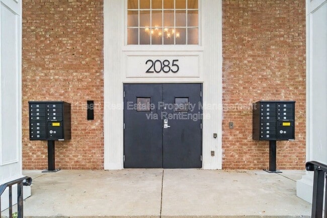 Photo - 2085 W Broad St Unidad 209