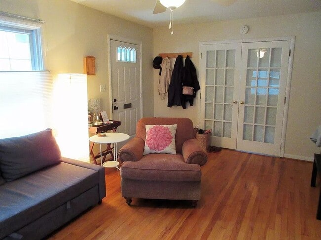 Photo - 906 Sylvan Ave Unit 01