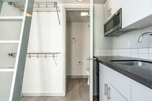 Alcove West Seattle