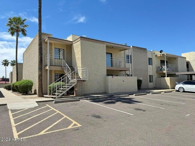 Building Photo - 16635 N Cave Creek Rd Unit 222