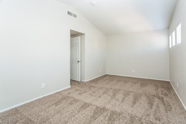 Photo - 2331 Catskill Ct