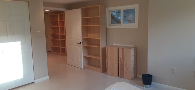 Photo - 169 Snowden Ln