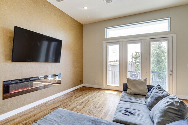 Building Photo - 1613 Bonner St Unit ID1385737P