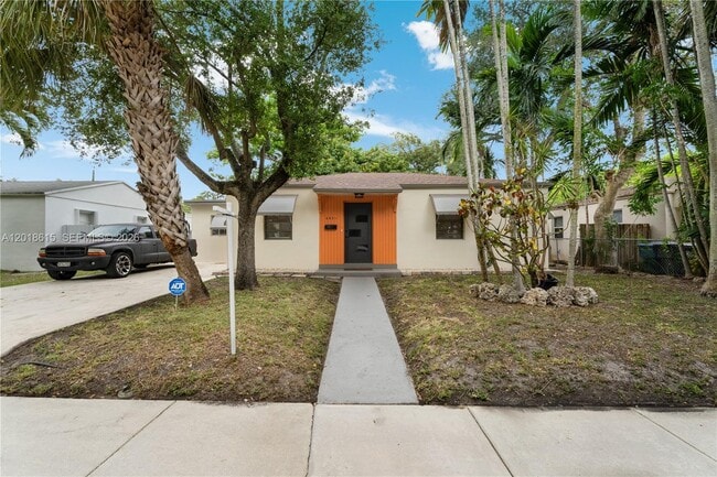 Building Photo - 6531 SW 57th Pl