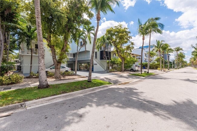 Photo - 3862 NE 171 St Unit B