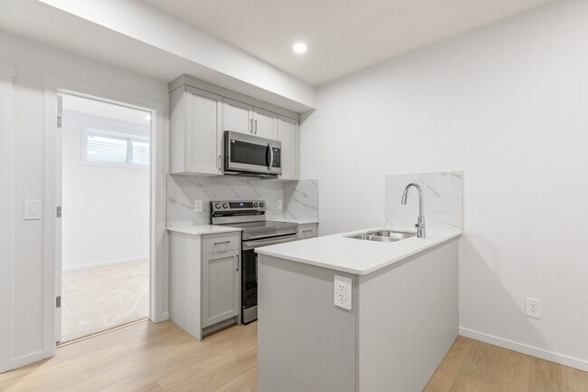 Photo - 3616-3213 213 St NW