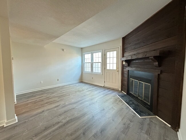Photo - Charming 2 Bedroom, 1.5 Bath Townhome-103 Palace Circle