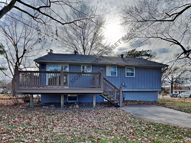 Building Photo - Newly Renovated Single Family Home | 3 BR/2.5BA | 1-Car Covered Parking