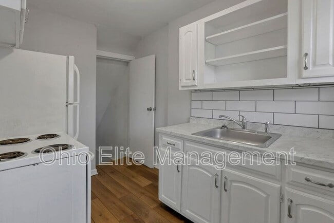 Building Photo - 2235 Homestead Dr