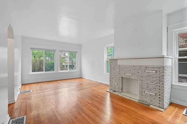 Photo - 6656-6656 Woodwell St Unit 6656