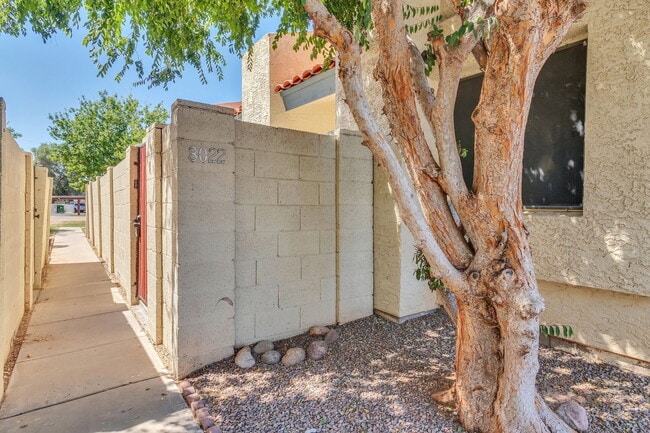 Photo - 8022 N 32nd Dr