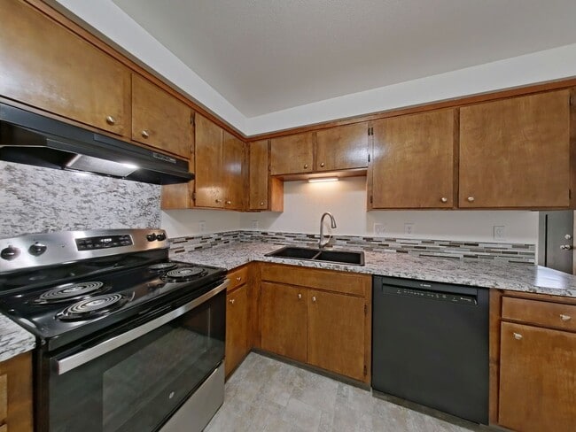 Photo - Remodeled 2-Bedroom Near 9th Street - Corv... Unidad 3288 NE Lancaster #1