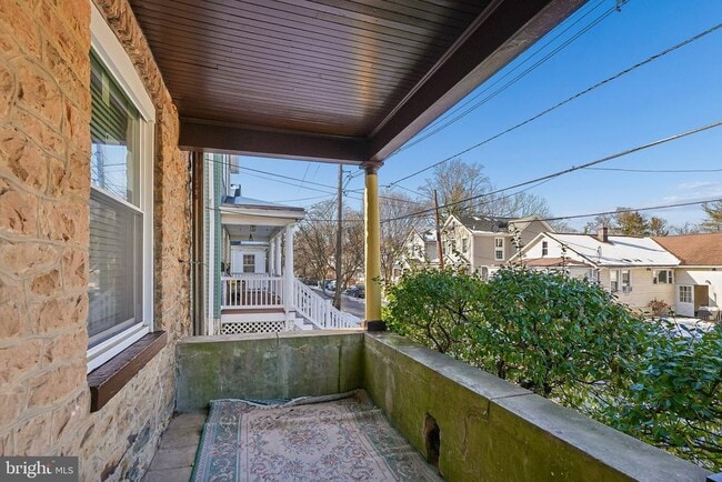 Building Photo - 92 Leigh Ave