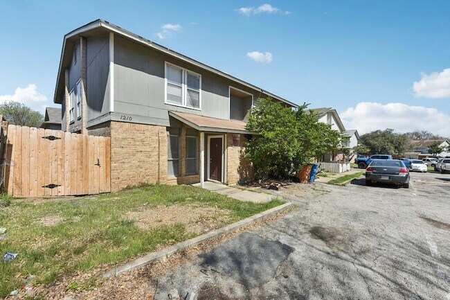 Photo - 1210 Southport Dr Unit A