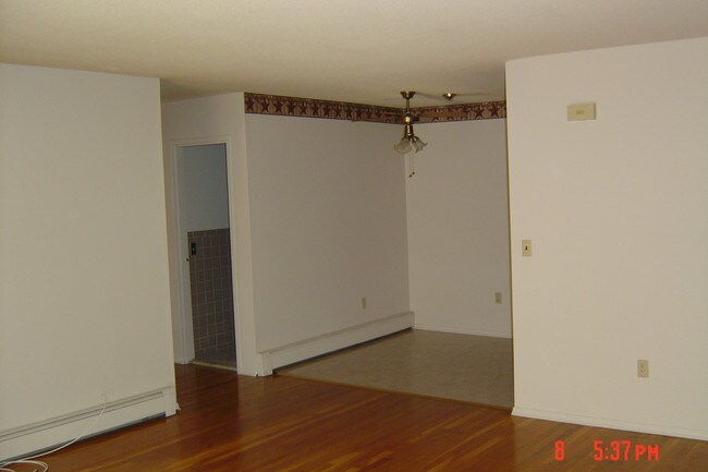 Photo - 9 Catherine St