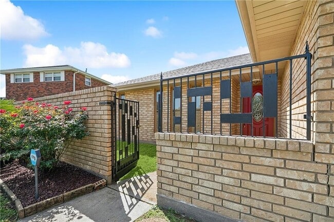 Photo - 7640 Arbor Dr House