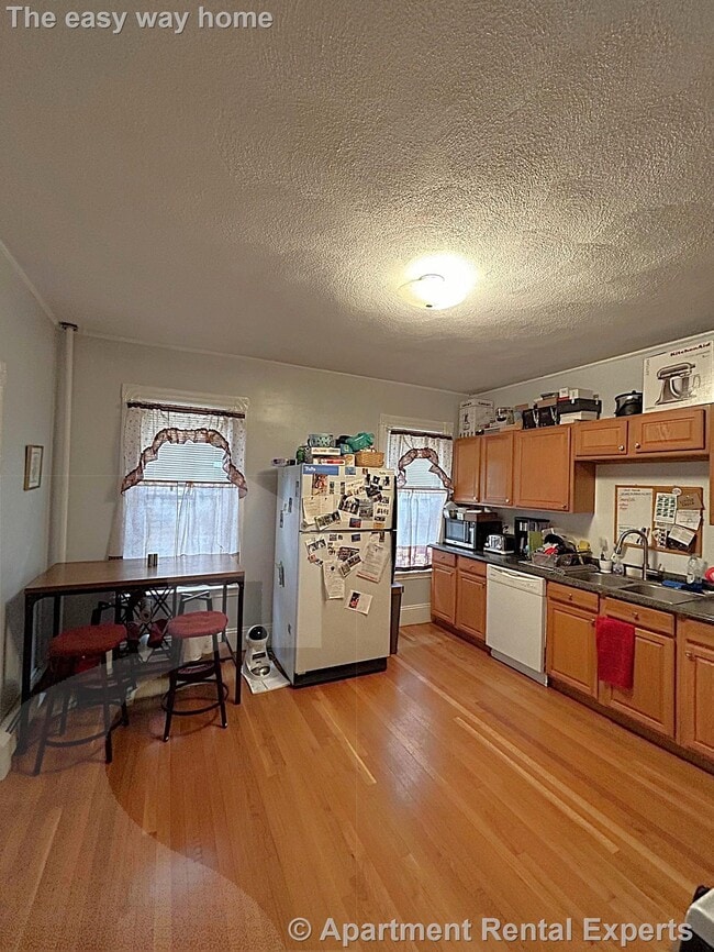 Photo - 578 Main St Unit #1