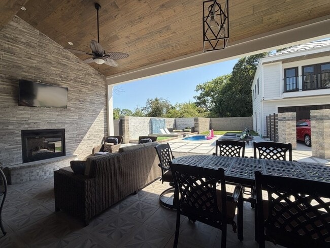 Photo - 213 Beach Ave