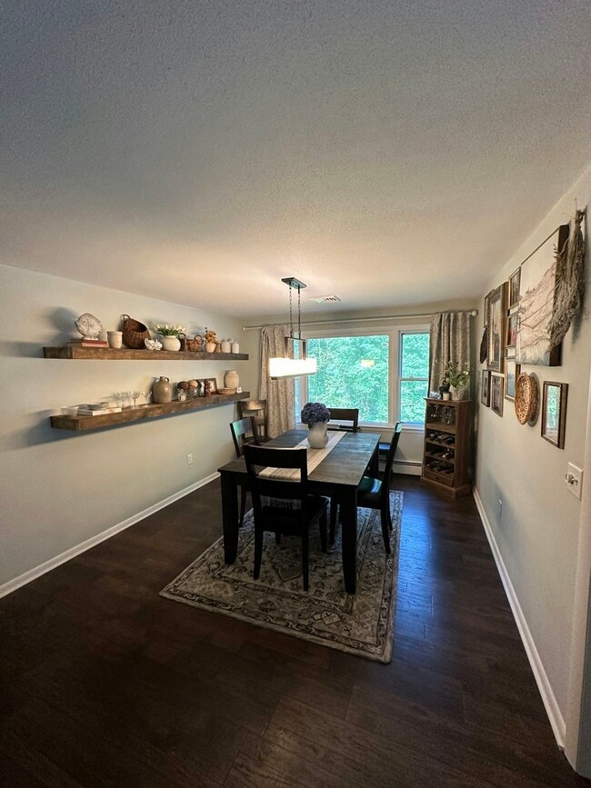 Photo - 65 Lynnwood Ln