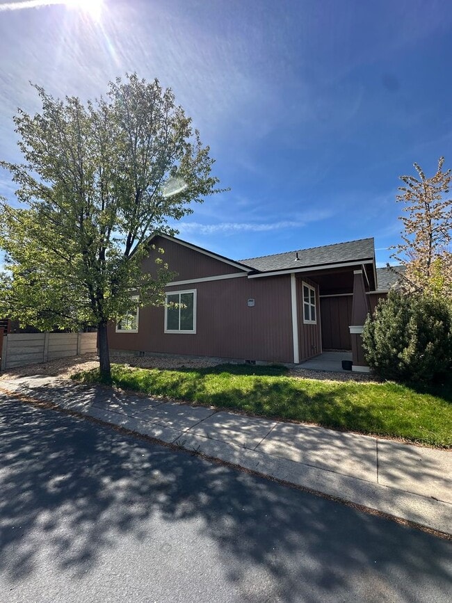 Photo - Cozy 3 Bedroom Home in SW Bend!