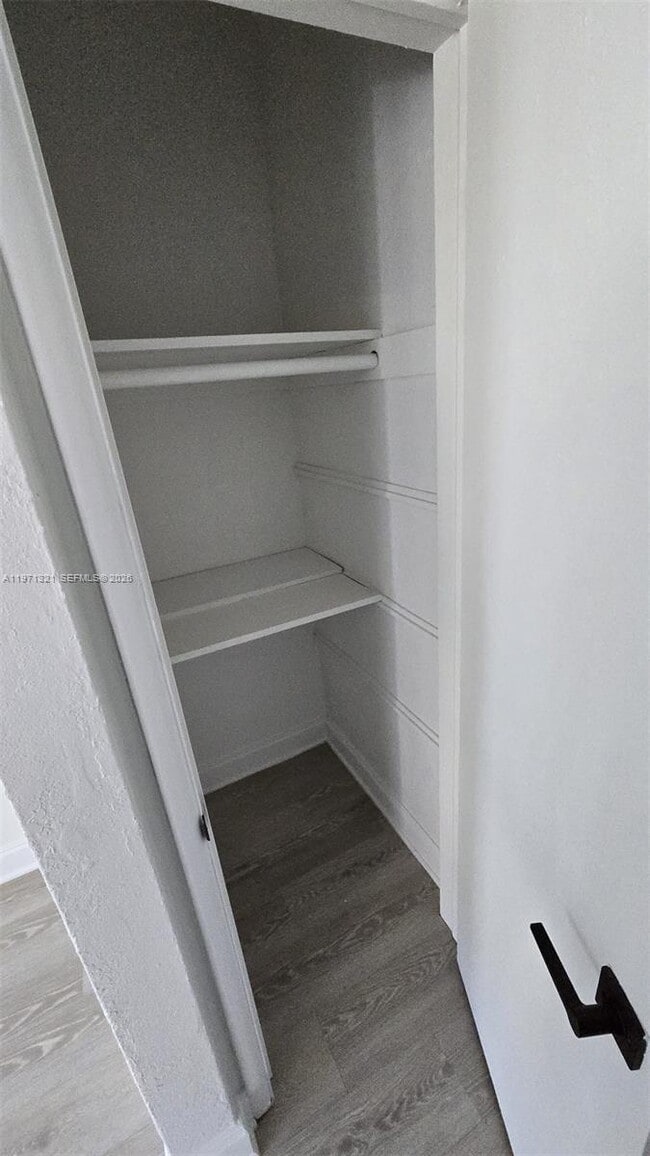 Photo - 9270 E Bay Harbor Dr Unidad 7B