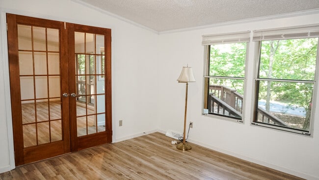 Photo - 7 Breakwater Dr